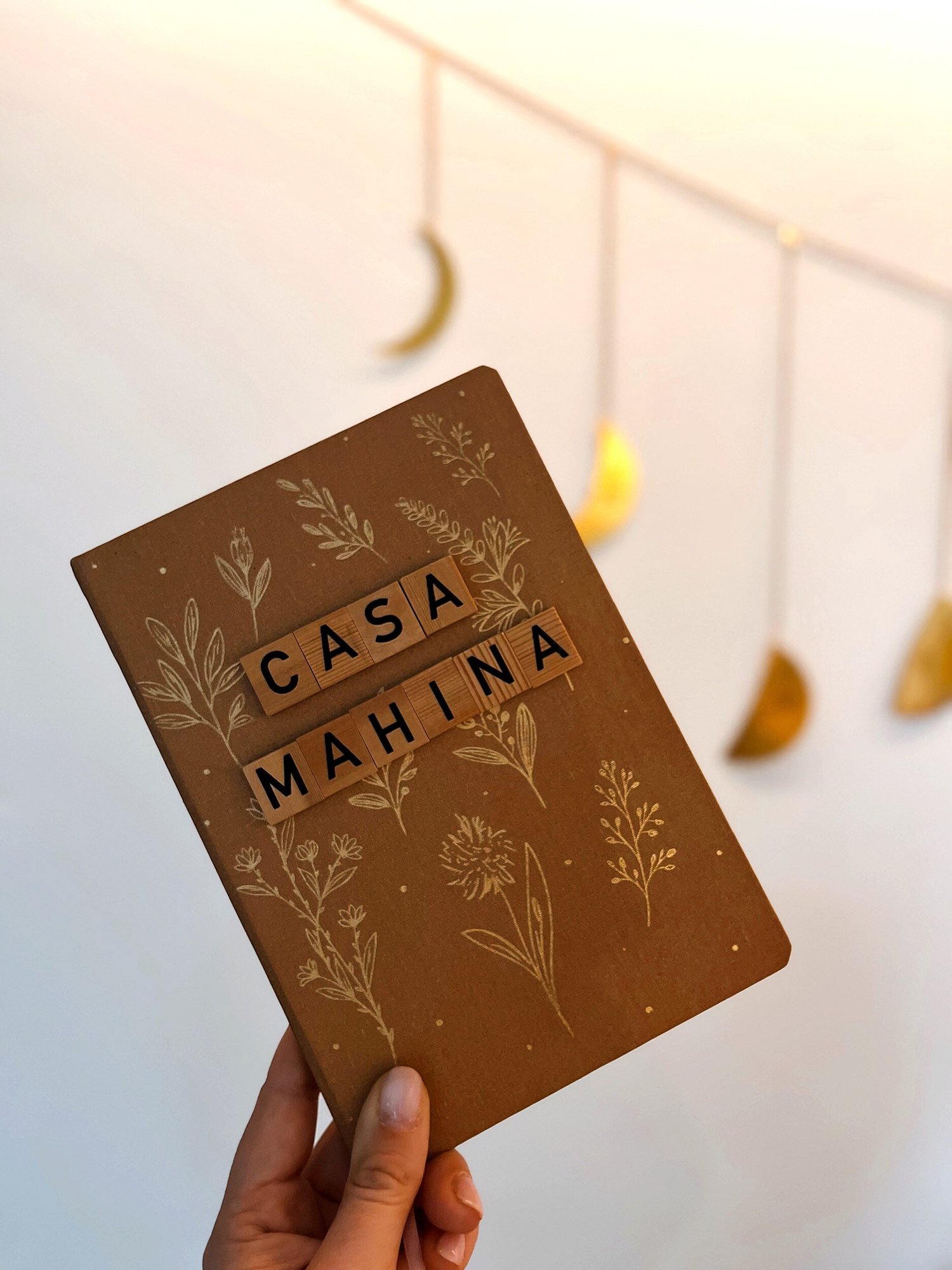 Card saying 'Casa Mahina'